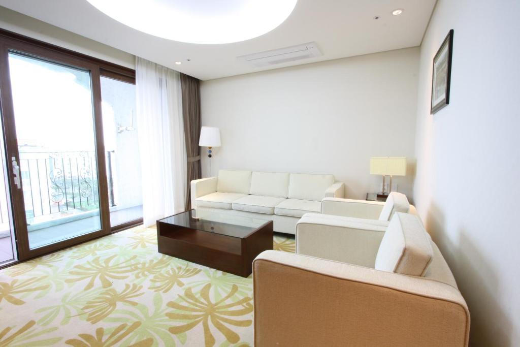 Raon Hotel & Resort Чеджу Стая снимка